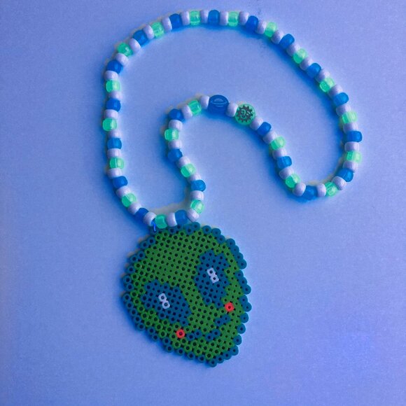 Rave Kandi Green Alien Perler Necklace - Picture 3 of 5